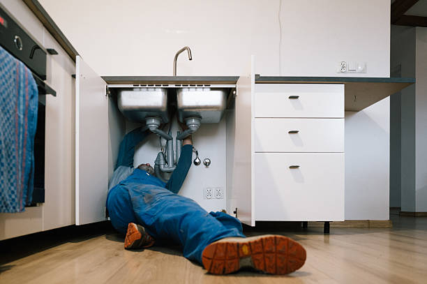 Professional Leak Detection technician working in Monticello, IN